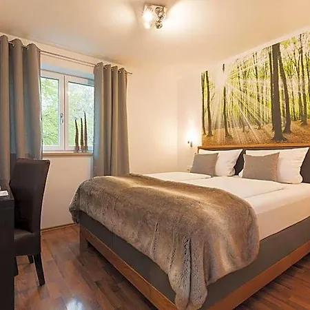 Rosa Hotell Allershausen